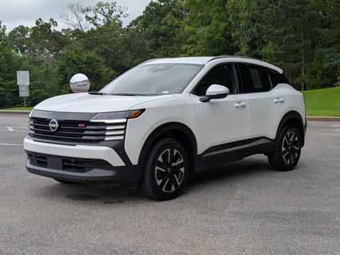 Used 2025 Nissan Kicks SR FWD image 5
