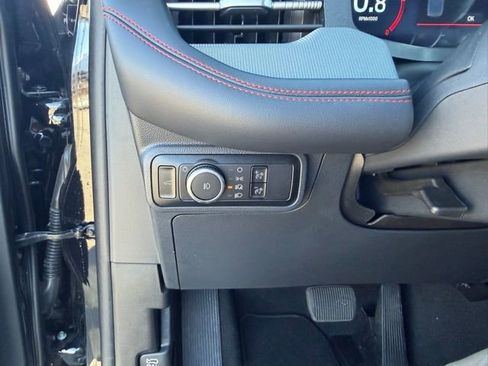 Used 2025 Ford Explorer ST-Line w/ ST-Line Street Pack image 16