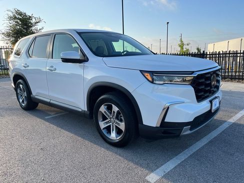Used 2023 Honda Pilot EX-L image 3
