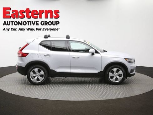 Used 2021 Volvo XC40 T4 Momentum FWD image 43