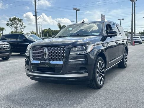 Used 2023 Lincoln Navigator Reserve RWD image 3