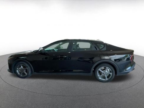 Used 2025 Kia K4 LXS image 9