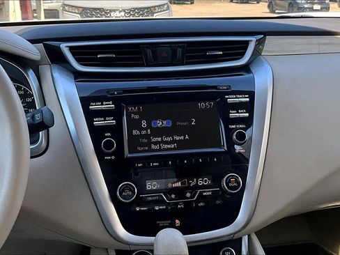 Used 2015 Nissan Murano S image 7