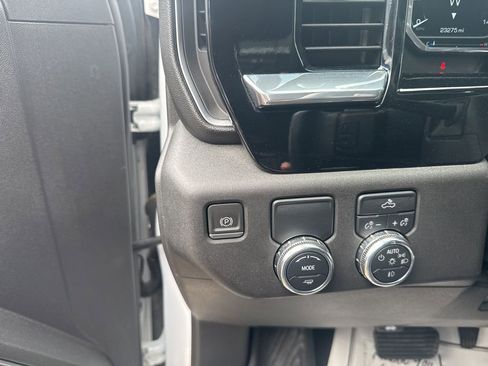 Used 2023 GMC Sierra 1500 Elevation w/ LPO, Elevation Black Package image 10