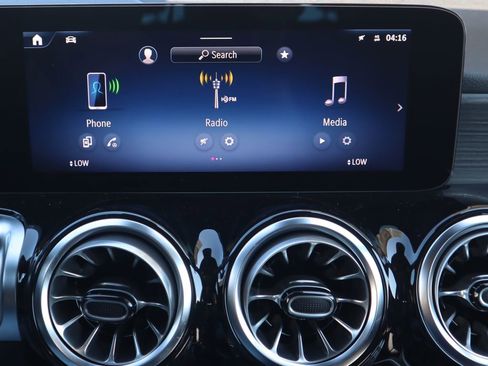 New 2026 Mercedes-Benz GLB 250 4MATIC image 17