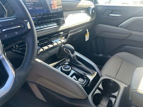 New 2026 Chevrolet Colorado ZR2 w/ Technology Package AWD/4WD image 11