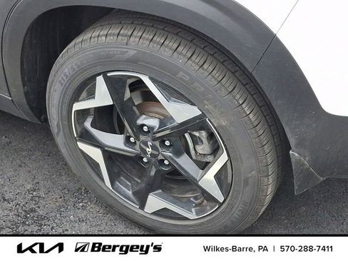 Certified 2024 Kia Seltos EX image 9