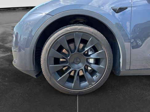 Used 2023 Tesla Model Y AWD image 9