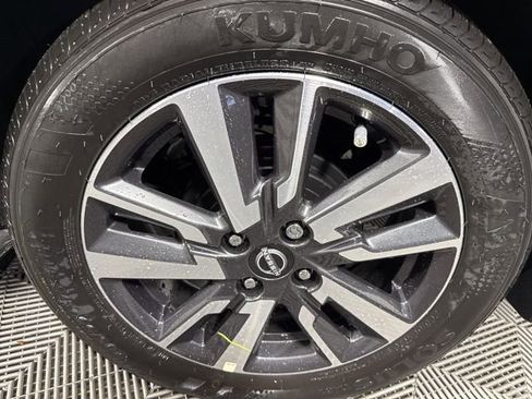 Used 2025 Nissan Versa SV w/ Trunk Package image 13