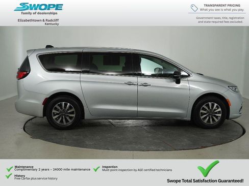 Used 2024 Chrysler Pacifica Limited FWD image 3