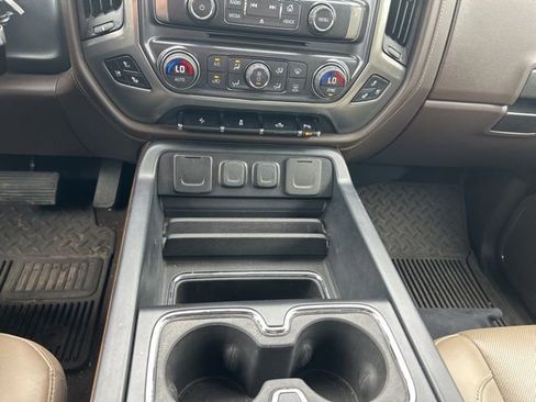 Used 2018 Chevrolet Silverado 1500 LTZ w/ Texas Edition image 17