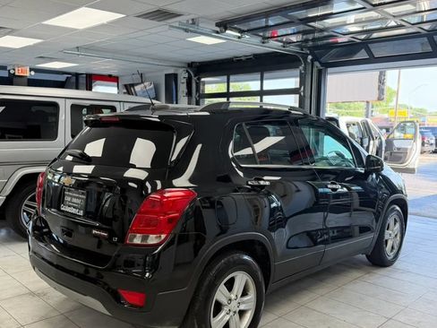Used 2020 Chevrolet Trax LT w/ LT Convenience Package FWD image 5
