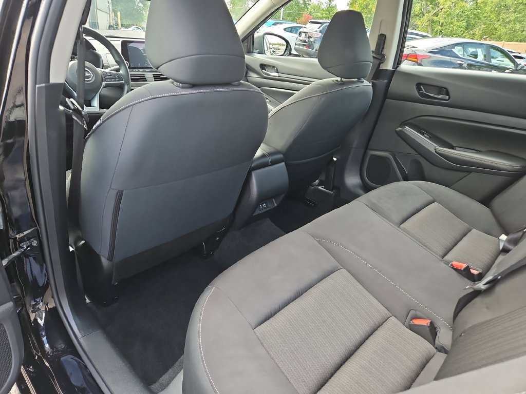 Used 2025 Nissan Altima 2.5 SV FWD image 16