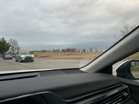 Used 2025 Toyota Camry LE image 34