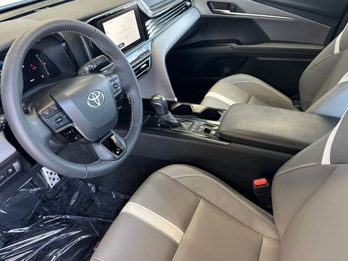 Certified 2025 Toyota Camry SE w/ Convenience Package AWD/4WD image 9