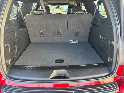 Used 2022 GMC Yukon XL SLT w/ SLT Premium Package image 27