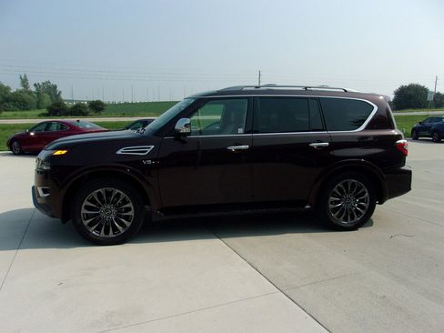 Used 2021 Nissan Armada Platinum w/ Captain's Chairs Package image 7