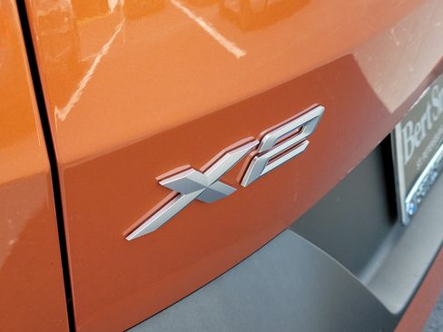 Used 2024 BMW X2 xDrive28i AWD/4WD image 5