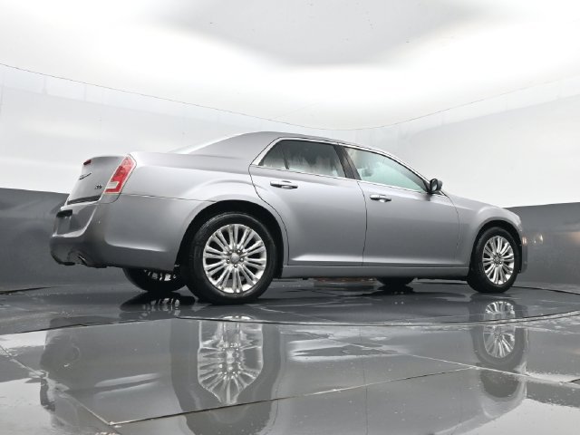 Used 2014 Chrysler 300 AWD image 22
