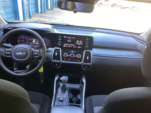Used 2022 Kia Sorento LX FWD image 44