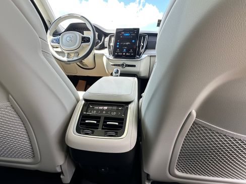 Used 2026 Volvo XC90 B6 Ultra w/ Protection Package AWD/4WD image 12