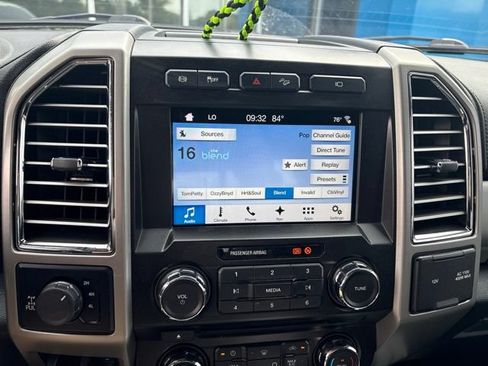 Used 2017 Ford F250 Lariat w/ Lariat Value Package AWD/4WD image 16