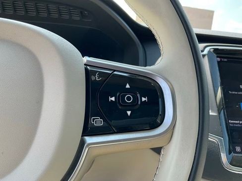 Certified 2025 Volvo XC90 B5 Core AWD/4WD image 21