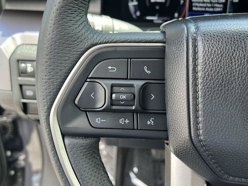 Used 2025 Toyota Tacoma TRD Off-Road AWD/4WD image 33
