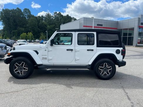 Used 2024 Jeep Wrangler Unlimited Sahara AWD/4WD image 3