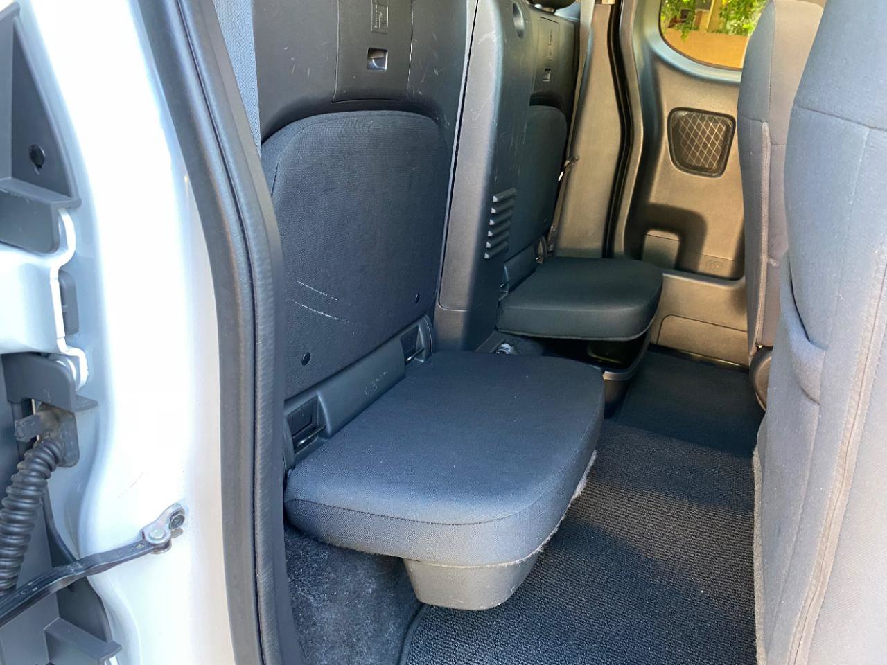 Used 2024 Nissan Frontier S RWD image 37