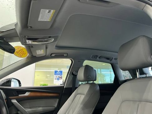 Used 2023 Audi Q5 Premium w/ Convenience Package AWD/4WD image 10
