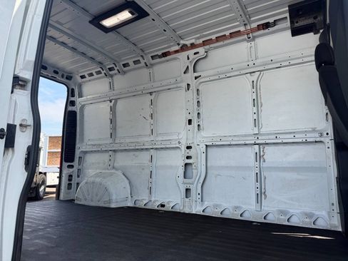 Used 2023 RAM ProMaster 2500 FWD image 9