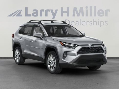 Used 2023 Toyota RAV4 XLE image 6