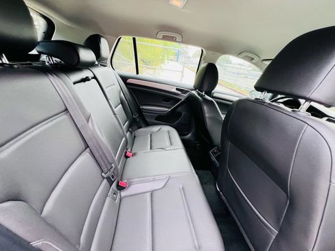 Used 2015 Volkswagen Golf TDI S image 13