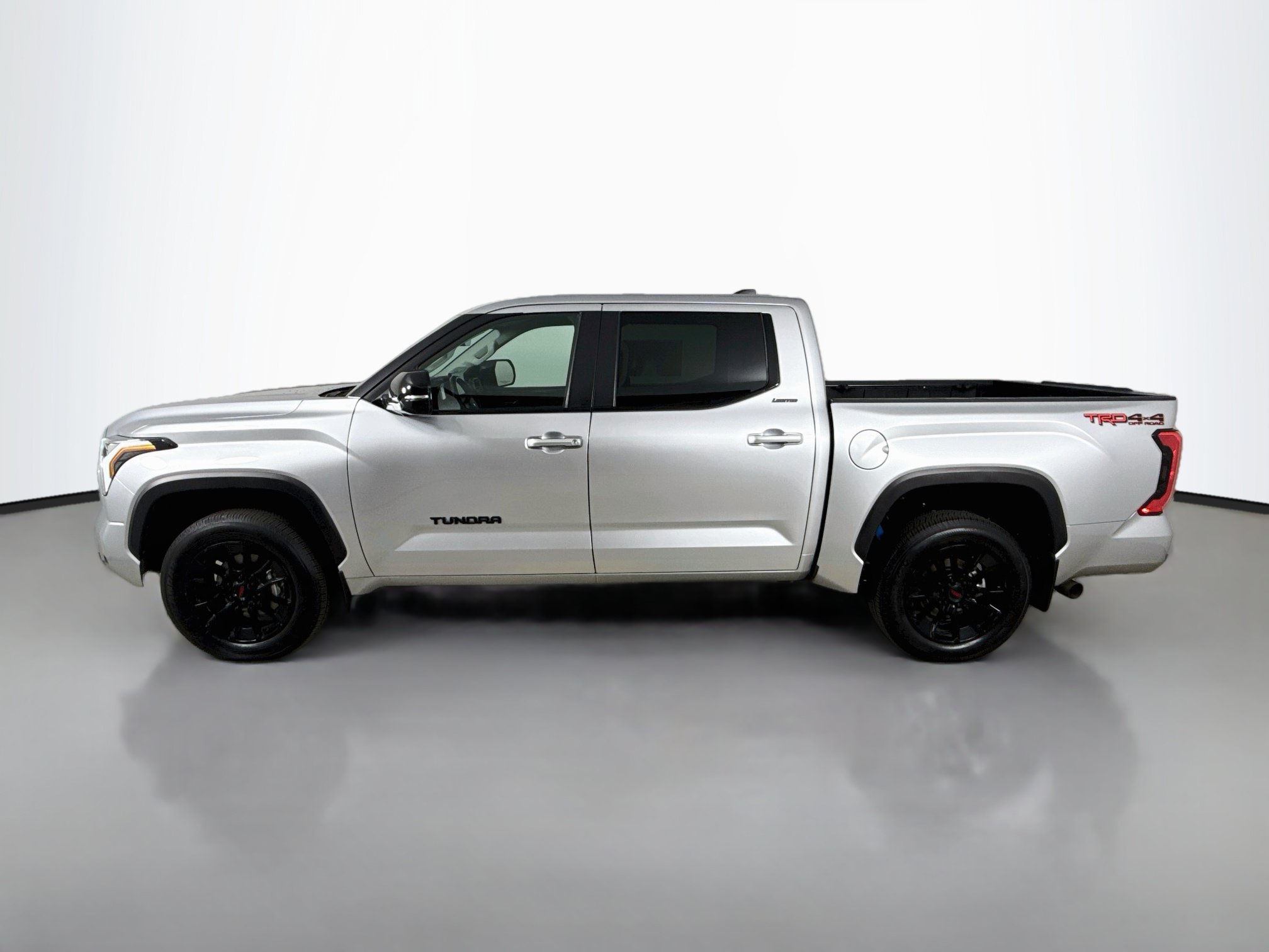 Used 2024 Toyota Tundra Limited w/ TRD Off-Road Package AWD/4WD image 4