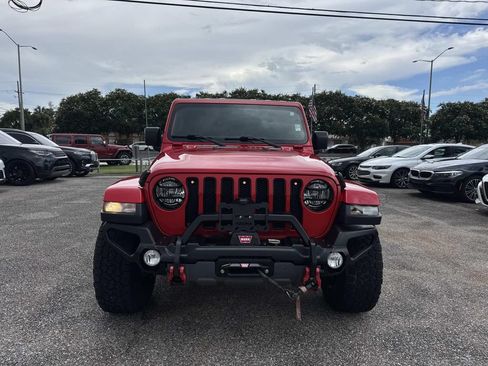 Used 2018 Jeep Wrangler Unlimited Sahara AWD/4WD image 2