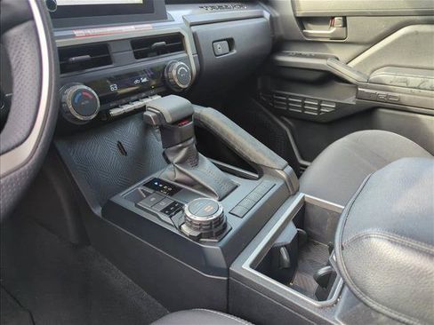 Used 2025 Toyota Tacoma TRD Sport AWD/4WD image 16