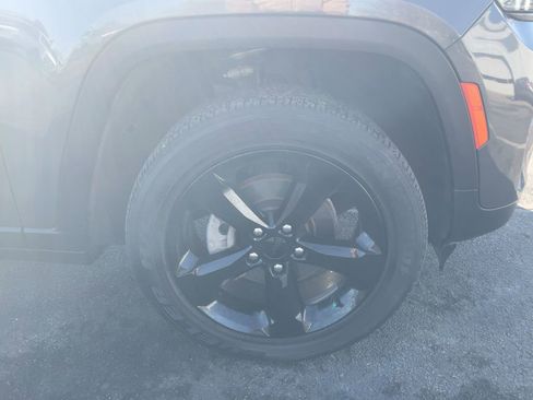 Used 2022 Jeep Grand Cherokee Altitude image 26