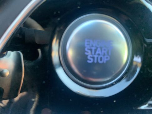 Used 2023 Genesis G70 2.0T image 24