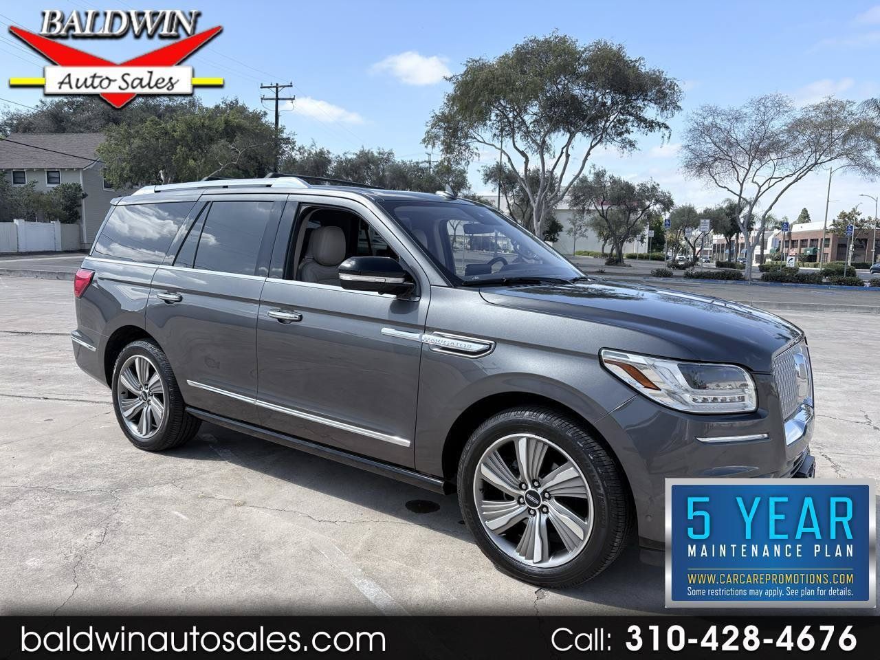 Used 2018 Lincoln Navigator Select w/ Technology Package RWD image 1