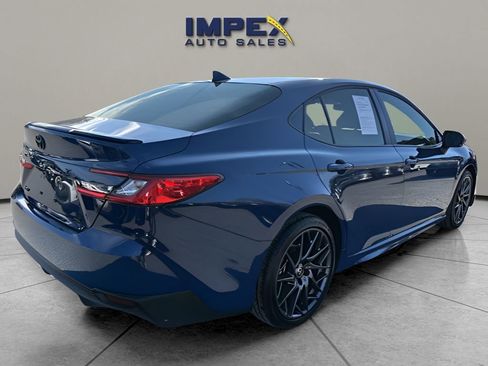Used 2025 Toyota Camry SE image 5