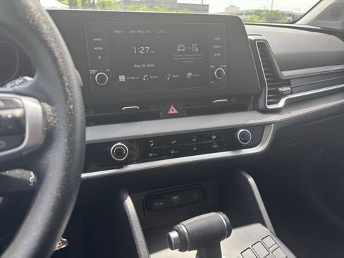 Used 2025 Kia Sportage LX FWD image 17
