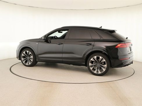 Used 2025 Audi Q8 Prestige w/ Prestige Package image 3