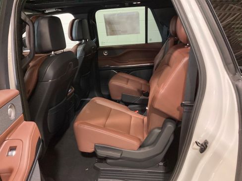 Used 2026 Lincoln Navigator L Reserve AWD/4WD image 17