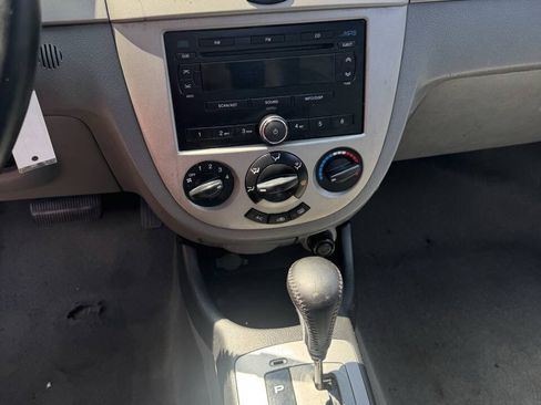 Used 2006 Suzuki Reno FWD image 16
