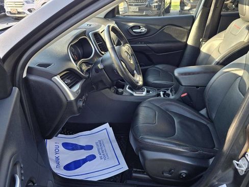 Used 2016 Jeep Cherokee Trailhawk w/ Leather Interior Group AWD/4WD image 10