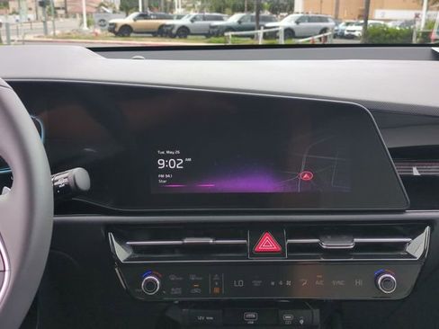 Certified 2025 Kia Niro EX FWD image 21