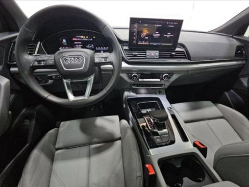 Used 2024 Audi Q5 2.0T Premium w/ Summer of Audi Package image 6