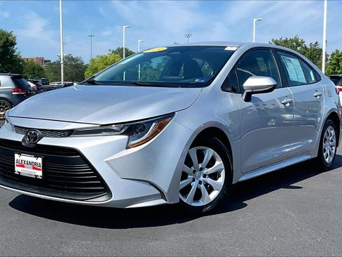 Used 2024 Toyota Corolla LE FWD image 1
