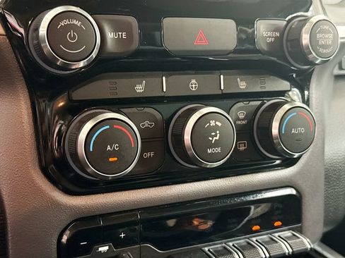 Used 2019 RAM 1500 Big Horn AWD/4WD image 16